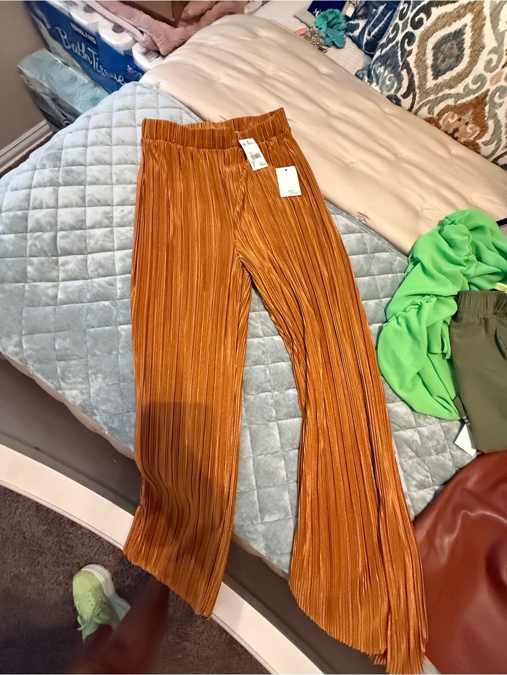 Women’s Petite  Wide-Leg Pleated Pants in Rust - please also see the top